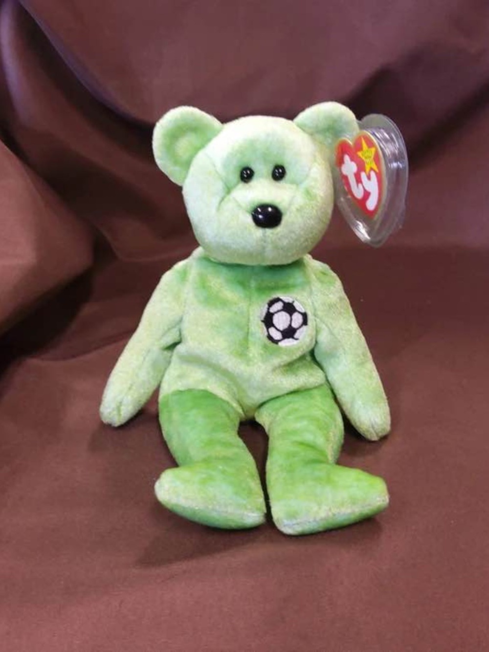 Great for a Soccer Fan! NWT Ty Beanie Baby plush toy w soccer ball on its chest
